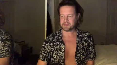 gcsurfer81 online show from July 28, 8:45 am