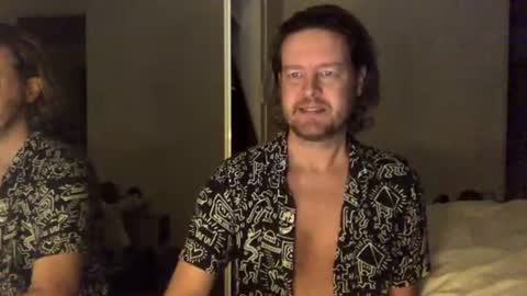 gcsurfer81 online show from July 25, 9:51 am