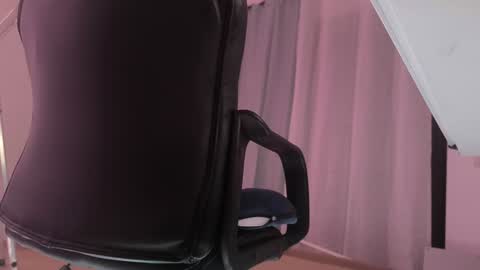 Lassmiranda online show from December 5, 10:50 pm