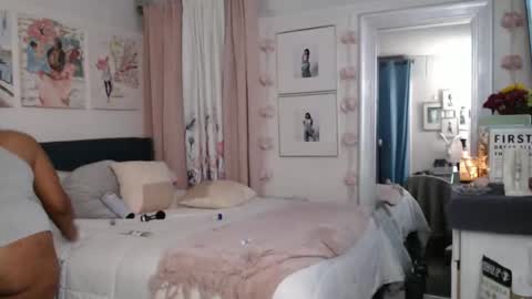 The Empress online show from October 17, 11:42 pm