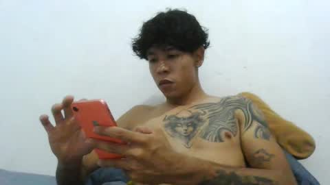 Snapshot of gekyunwasbanned chatting on October 12, 1:20 am Andrs  online show from October 12, 1:20 am