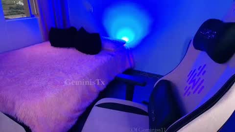 geminis11 online show from February 17, 11:11 pm