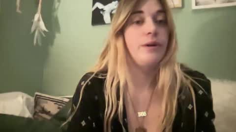 gemmyrosee online show from March 9, 7:23 am