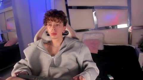 genesis_js online show from November 28, 5:15 am