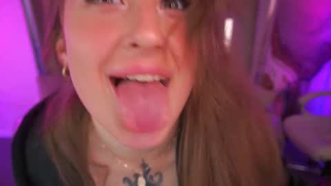 gentleadellee online show from October 8, 12:44 pm