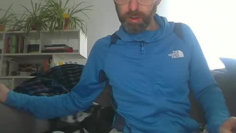 Snapshot of geon2xx chatting on March 2, 11:29 am Geon online show from March 2, 11:29 am