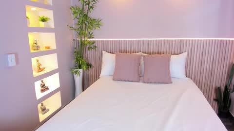 GeorginaReyes  online show from February 18, 10:42 pm