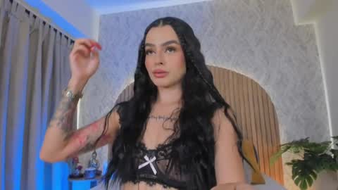 Kendal  online show from April 18, 6:32 pm