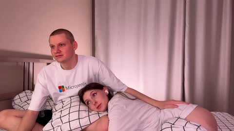 Snapshot of gethigh_ chatting on December 10, 8:49 pm Liz and Mark online show from December 10, 8:49 pm