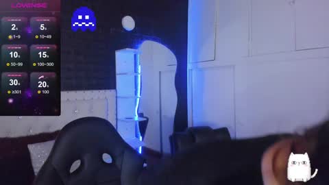 Allison  online show from February 19, 8:10 pm