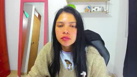 giaaaa   online show from February 2, 1:36 am