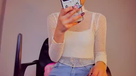 Snapshot of gia_white01 chatting on October 23, 4:47 am GIA WHITE Independet online show from October 23, 4:47 am