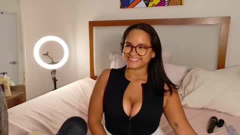 Gianella  online show from May 14, 2:54 am