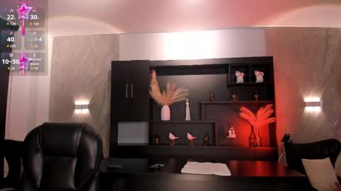 Gia Ferrera online show from November 12, 8:33 pm