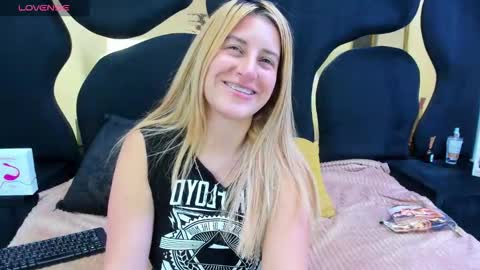 GiaRoussel online show from February 20, 5:26 pm