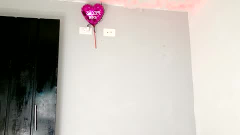 Gigi online show from March 18, 11:49 am