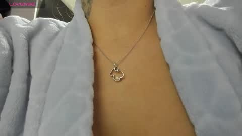 Gigi online show from December 3, 3:18 am