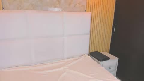 gigy_deluxe online show from June 1, 3:24 pm