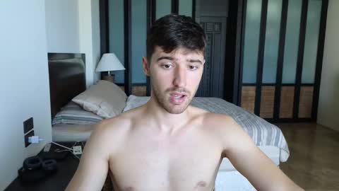 gilbertogonzales online show from December 2, 3:16 am