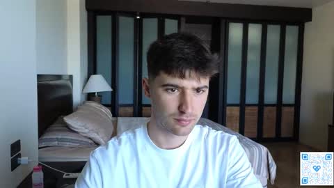 gilbertogonzales online show from December 16, 3:46 am