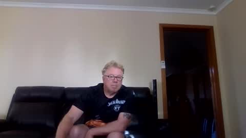 gimmmieoooo online show from February 13, 8:06 am