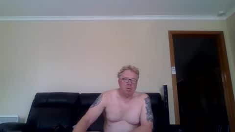 gimmmieoooo online show from February 18, 6:13 am