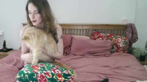 Suki online show from February 27, 7:12 am