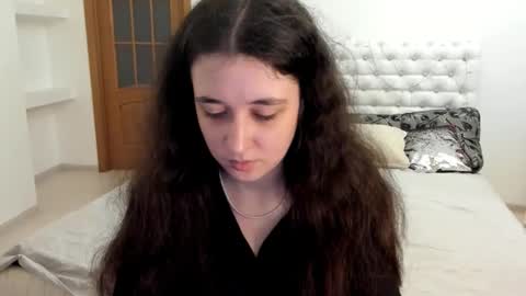 Kate online show from November 5, 9:33 am