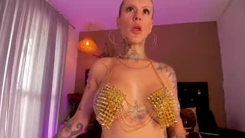 Snapshot of ginebraafxx chatting on September 10, 3:02 pm Ginebra online show from September 10, 3:02 pm