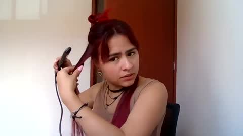 GinniWest  online show from July 27, 7:33 pm