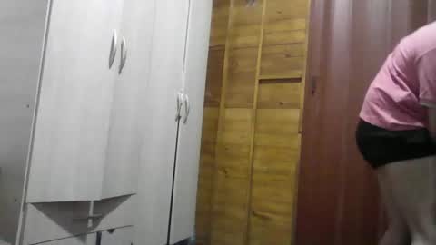 emahot online show from November 7, 9:01 am