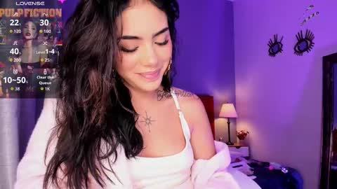 Snapshot of giovanna_oliveira chatting on October 22, 6:16 am Giovanna online show from October 22, 6:16 am