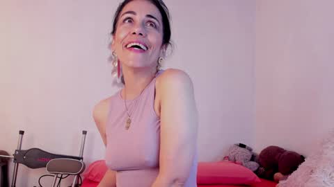 Girasol Walton online show from February 8, 1:22 pm