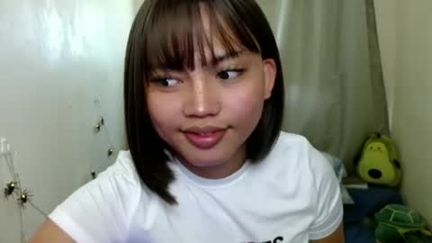 YOUR GIRL AXIE online show from February 24, 7:11 am