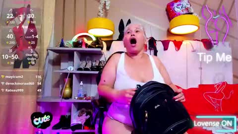 Girl Amada online show from March 4, 8:35 am