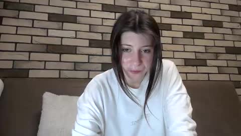 girl_cute007 online show from May 9, 9:54 pm