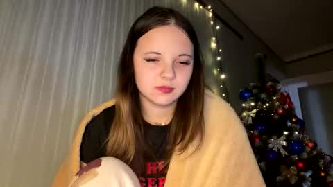 girl_shy07 online show from December 22, 7:20 pm