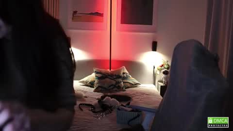 Kristin  online show from November 7, 5:37 pm