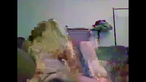 girlw0rm online show from March 4, 2:06 am