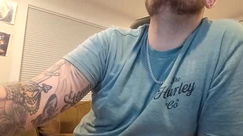 Snapshot of girthylax51 chatting on January 2, 10:33 pm BIG K online show from January 2, 10:33 pm