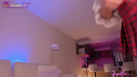           online show from March 28, 11:28 pm