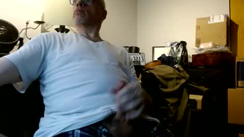 glaikind925958 online show from June 11, 4:43 am