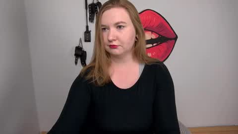 Snapshot of glamorousnikki chatting on October 20, 4:01 pm Nikki online show from October 20, 4:01 pm