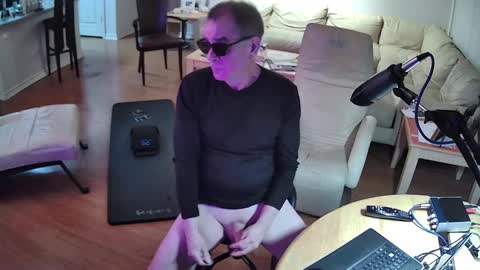 glennbitch online show from February 20, 3:45 am