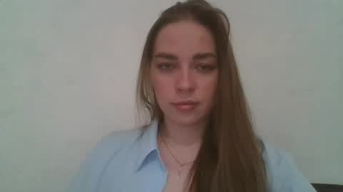 gloria954807 online show from May 16, 9:24 pm