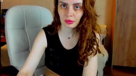 Gloria Wood online show from July 1, 7:55 pm