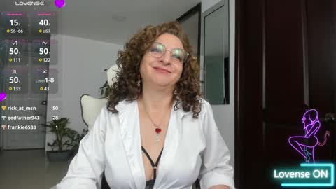 Snapshot of gloriacrespo chatting on February 6, 7:07 pm gloriacrespo online show from February 6, 7:07 pm