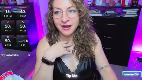 Snapshot of gloriacrespo chatting on October 17, 12:25 am gloriacrespo online show from October 17, 12:25 am