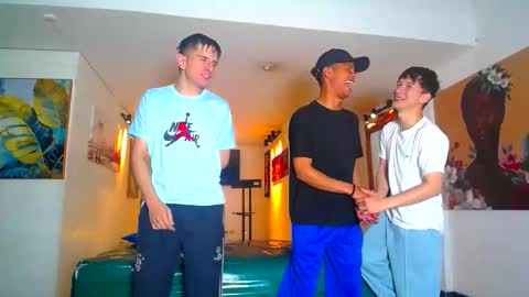 THOMAS AND DAMIAND online show from May 24, 1:28 pm
