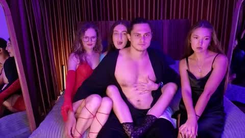   330 UTC2 girls   online show from February 15, 7:43 am